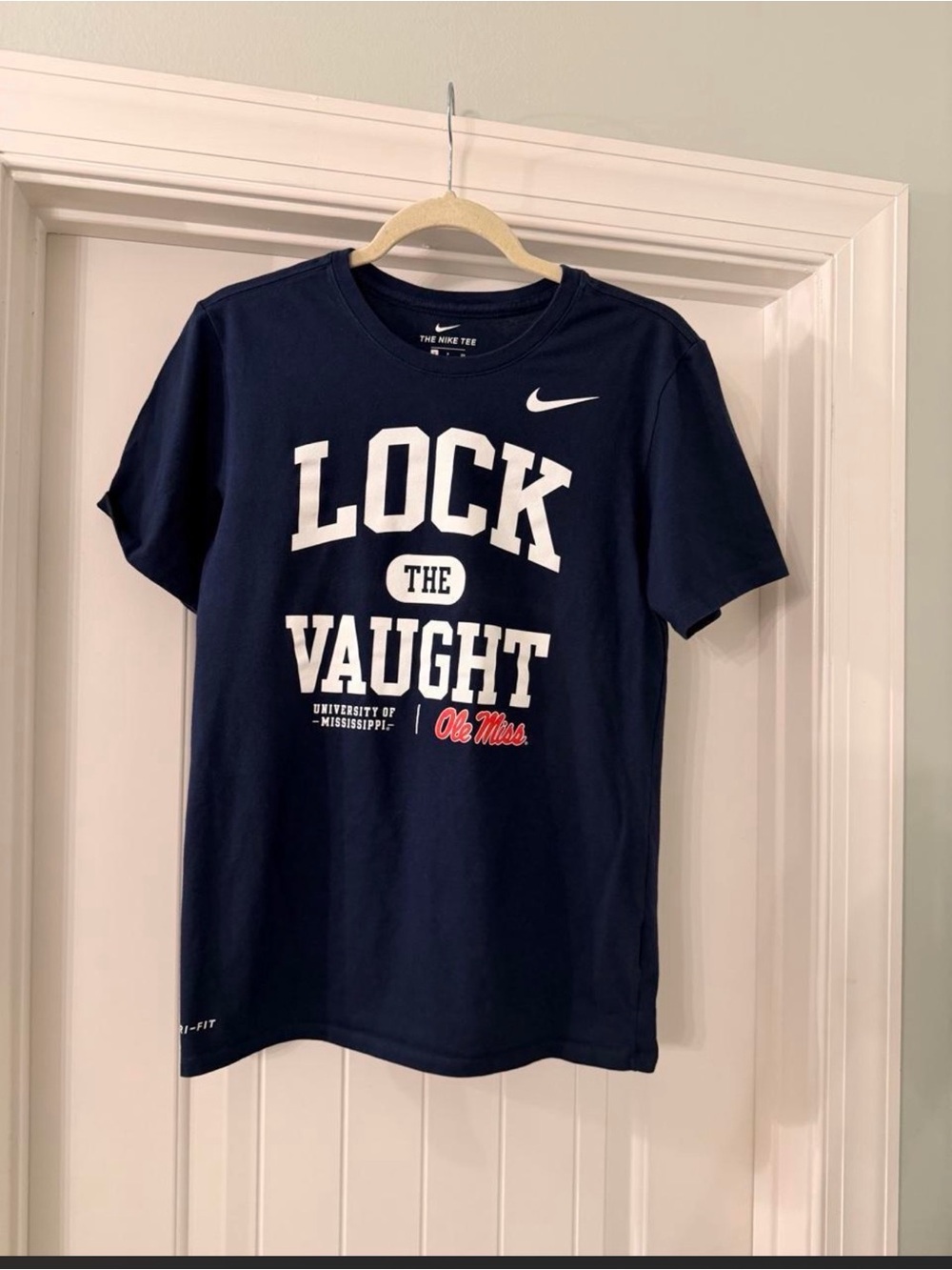 Nike Men’s Navy Blue Ole Miss “Lock The Vaught' Graphic Tee